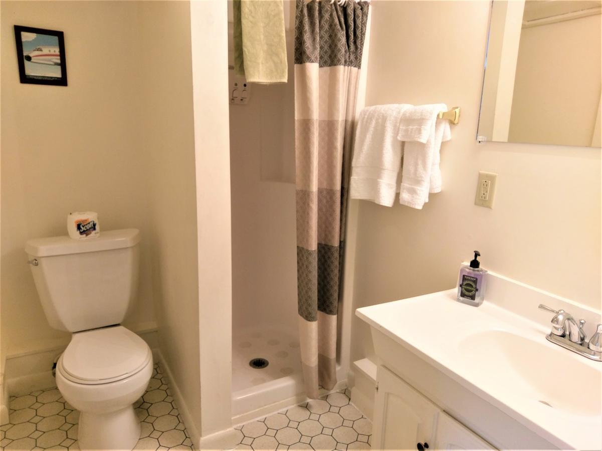 Inn At Charlotte B&B バーリントン エクステリア 写真