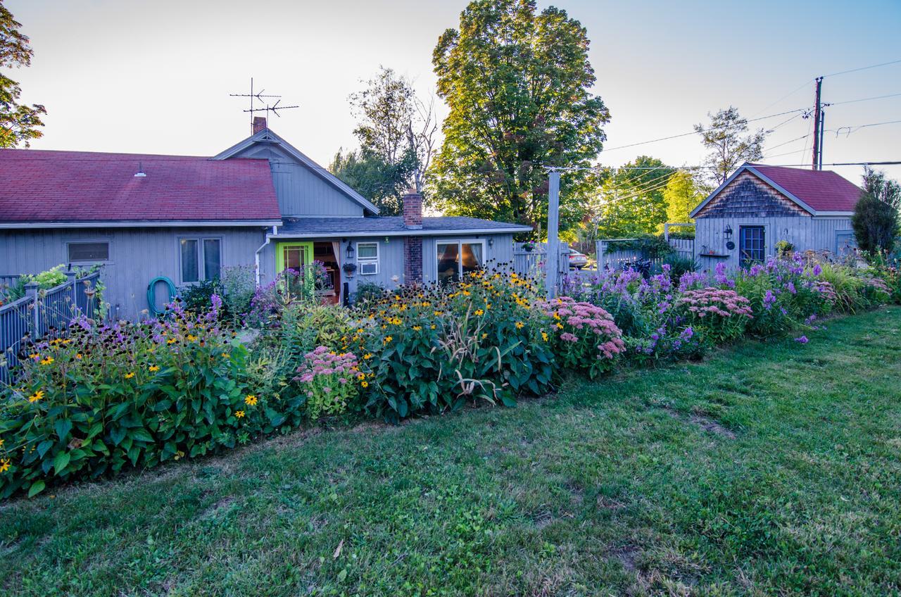 Inn At Charlotte B&B バーリントン エクステリア 写真