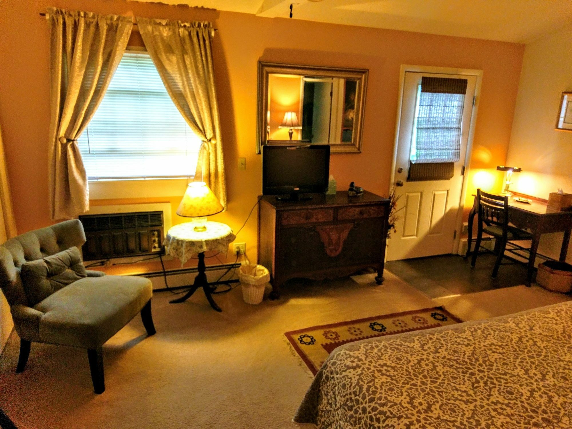 Inn At Charlotte B&B バーリントン エクステリア 写真
