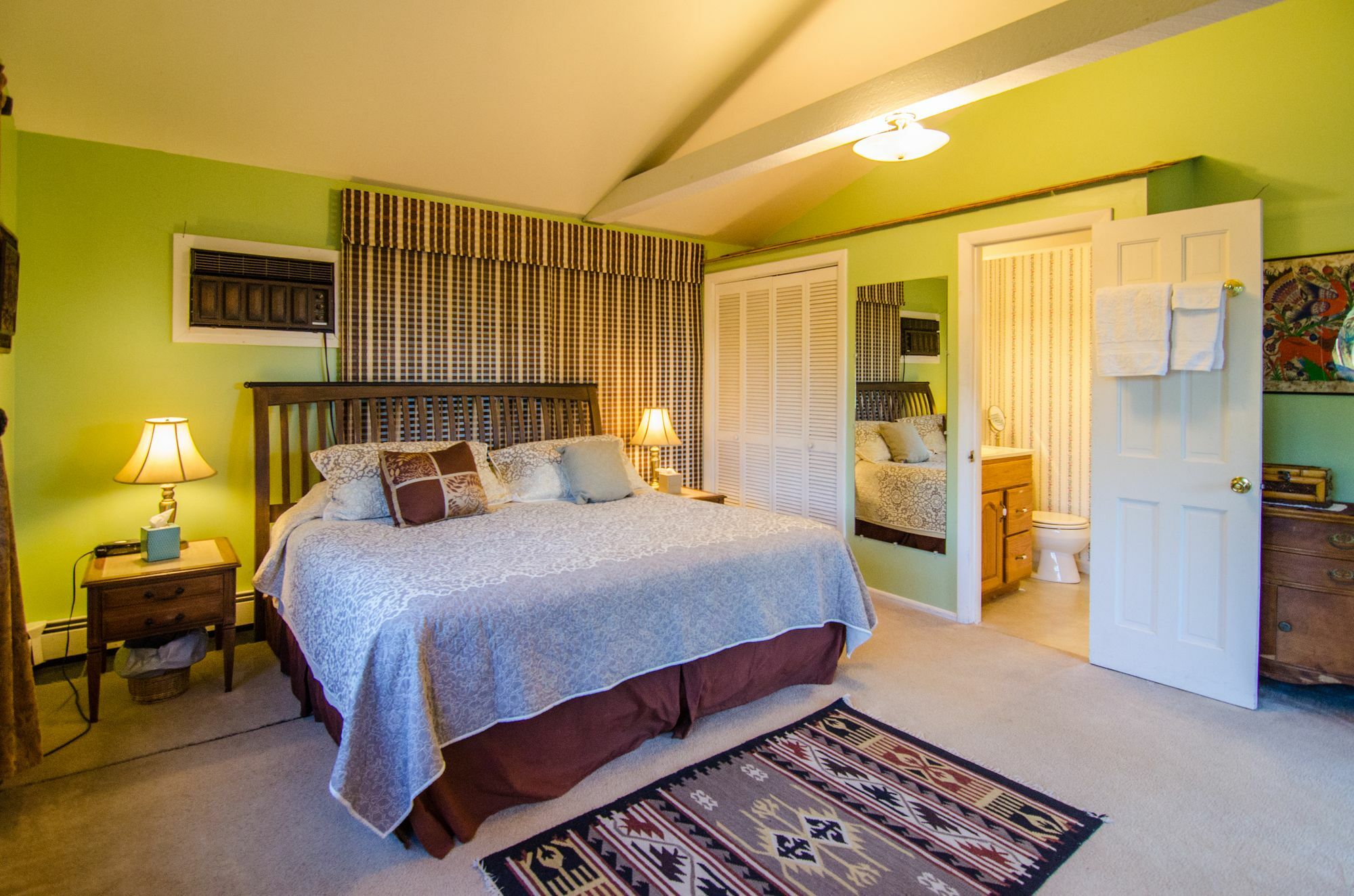 Inn At Charlotte B&B バーリントン エクステリア 写真